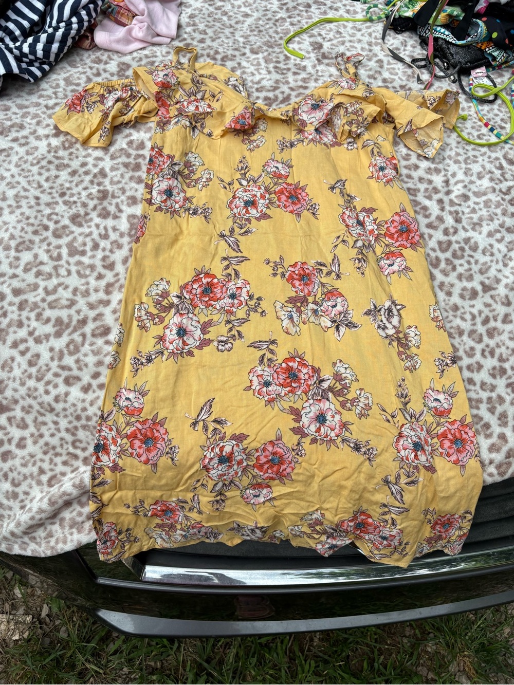Rue 21 Yellow Floral cold Shoulder Summer Dress Size Xs